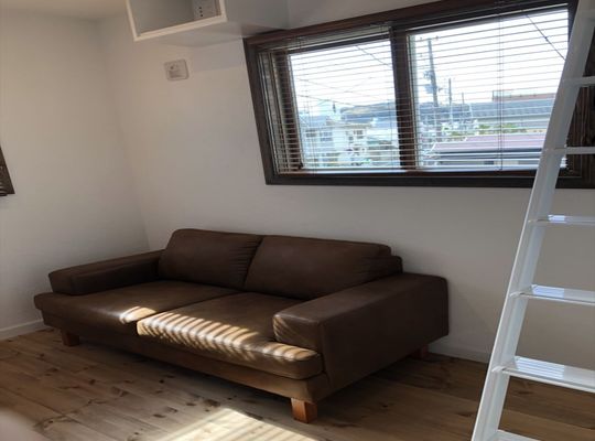 ロフト付きリビングルーム