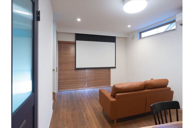 Living dining with projector